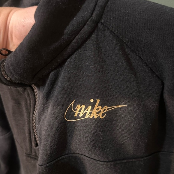 Nike Women's Black Zip Up Sweatshirt Cropped Athletic Size M - Picture 3 of 4